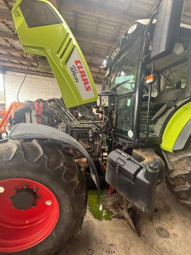 Hydraulikarbeiten an Landmaschinen